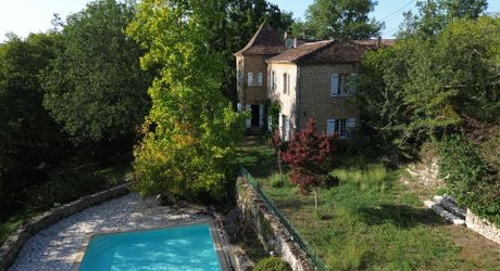 Maison de charme avec gîte et piscine au calme
