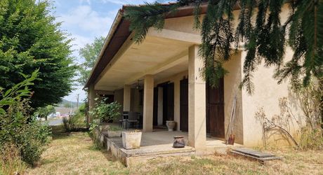 Maison de Plain pied et jardin proche des commerces.