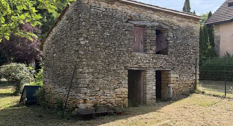 Ancien corps de ferme au cœur d’un petit hameau calme