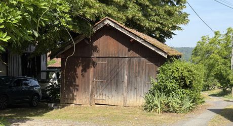 Ancien corps de ferme au cœur d’un petit hameau calme