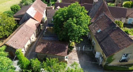 Ancien corps de ferme au cœur d’un petit hameau calme