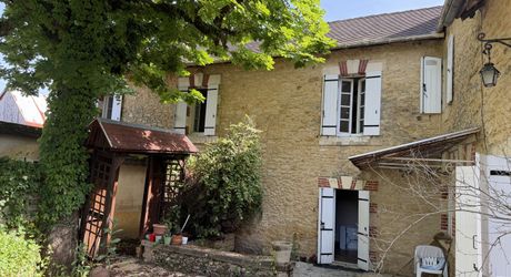 Ancien corps de ferme au cœur d’un petit hameau calme