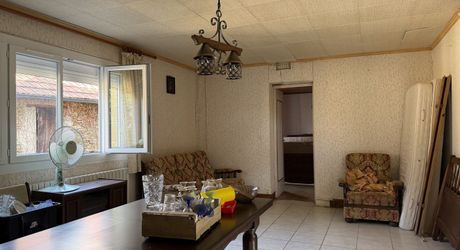 Ancien corps de ferme au cœur d’un petit hameau calme