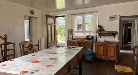 Ancien corps de ferme au cœur d’un petit hameau calme