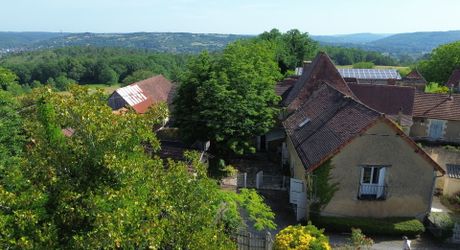 Ancien corps de ferme au cœur d’un petit hameau calme