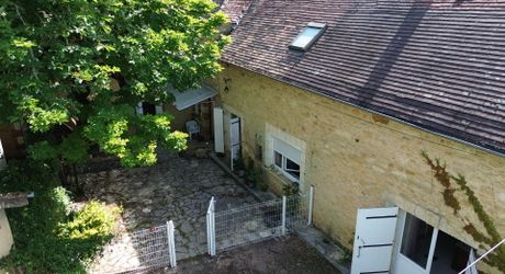 Ancien corps de ferme au cœur d’un petit hameau calme