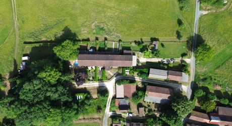 Ensemble immobilier de 5 logements – Investissement locatif avec dépendances