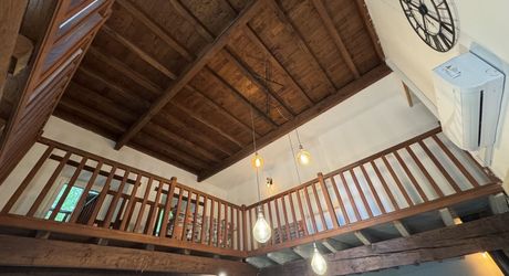 Grande maison de village avec jardin et dépendance attenante pour activité annexe