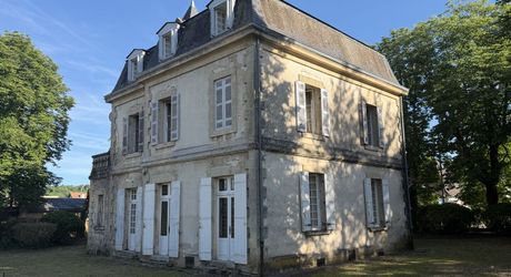 Propriété de caractère avec maison de maître, dépendances et parc arboré au cœur du Périgord Noir