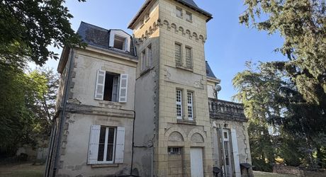 Propriété de caractère avec maison de maître, dépendances et parc arboré au cœur du Périgord Noir