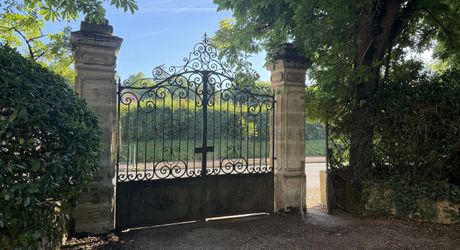 Propriété de caractère avec maison de maître, dépendances et parc arboré au cœur du Périgord Noir