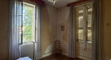 Propriété de caractère avec maison de maître, dépendances et parc arboré au cœur du Périgord Noir