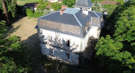 Propriété de caractère avec maison de maître, dépendances et parc arboré au cœur du Périgord Noir