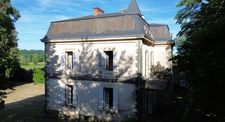 Propriété de caractère avec maison de maître, dépendances et parc arboré au cœur du Périgord Noir
