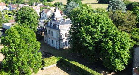 Propriété de caractère avec maison de maître, dépendances et parc arboré au cœur du Périgord Noir