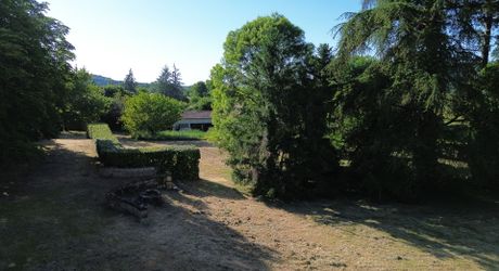 Propriété de caractère avec maison de maître, dépendances et parc arboré au cœur du Périgord Noir