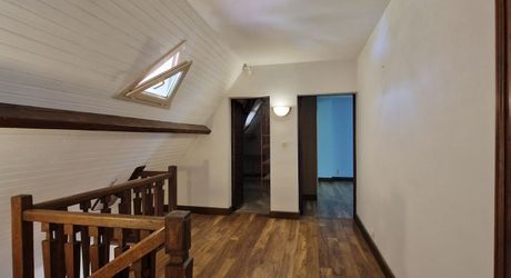 Maison périgordine, piscine, garage et terrain de 2246m2 à 1 km des commerces et non loin de la rivière.