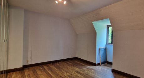 Maison périgordine, piscine, garage et terrain de 2246m2 à 1 km des commerces et non loin de la rivière.