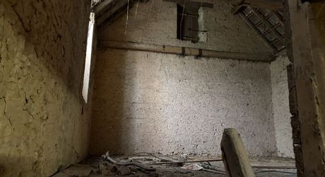 Demeure de caractère de 235 m², 5 chambres, dépendances et puits, proche des commerces 
