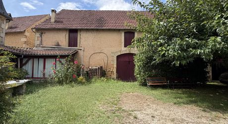Demeure de caractère de 235 m², 5 chambres, dépendances et puits, proche des commerces 