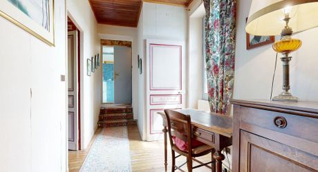 Demeure de caractère de 235 m², 5 chambres, dépendances et puits, proche des commerces 