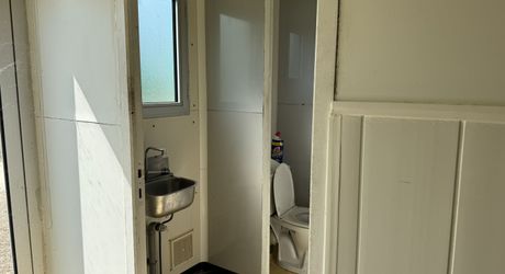 Grande maison,  grandes dépendances et grand terrain !
