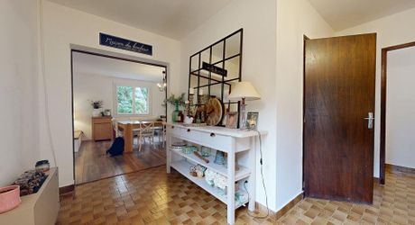 Maison familiale ultra-fonctionnelle : plain-pied avec un fort potentiel aux portes du village.Visite virtuelle sur demande