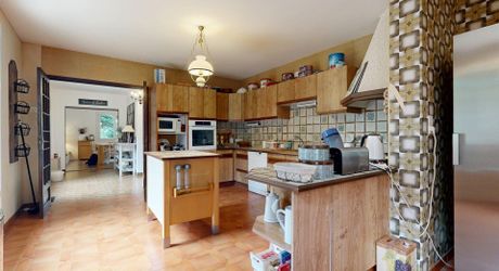 Maison familiale ultra-fonctionnelle : plain-pied avec un fort potentiel aux portes du village.Visite virtuelle sur demande