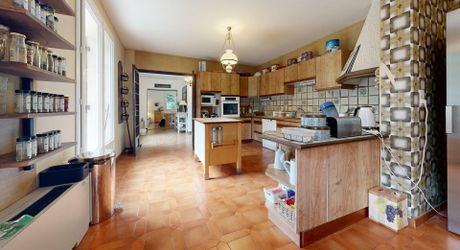 Maison familiale ultra-fonctionnelle : plain-pied avec un fort potentiel aux portes du village.Visite virtuelle sur demande