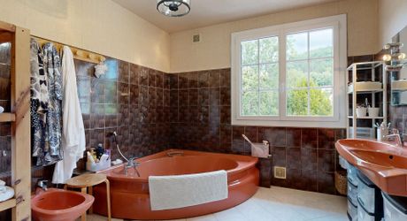 Maison familiale ultra-fonctionnelle : plain-pied avec un fort potentiel aux portes du village.Visite virtuelle sur demande