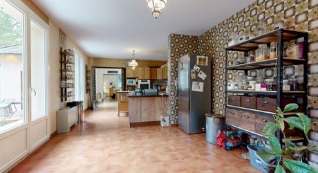 Maison familiale ultra-fonctionnelle : plain-pied avec un fort potentiel aux portes du village.Visite virtuelle sur demande