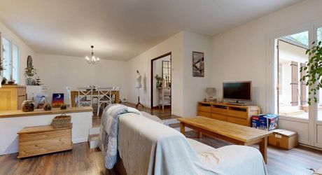Maison familiale ultra-fonctionnelle : plain-pied avec un fort potentiel aux portes du village.Visite virtuelle sur demande