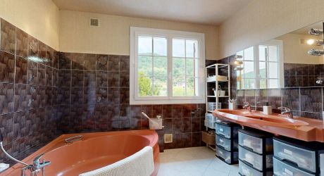 Maison familiale ultra-fonctionnelle : plain-pied avec un fort potentiel aux portes du village.Visite virtuelle sur demande