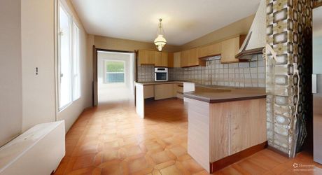 Maison familiale ultra-fonctionnelle : plain-pied avec un fort potentiel aux portes du village.Visite virtuelle sur demande