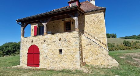 Maison Perigordine ancienne rénovée avec piscine et terrain de 3762m2
