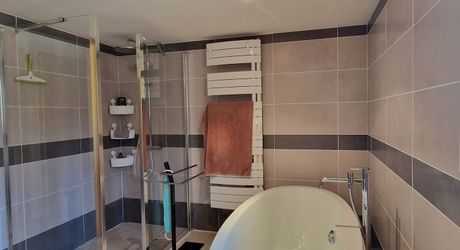 Maison Perigordine ancienne rénovée avec piscine et terrain de 3762m2