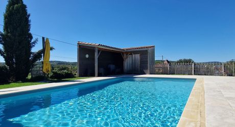 Maison Perigordine ancienne rénovée avec piscine et terrain de 3762m2