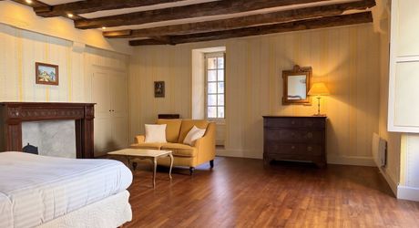 Un immeuble d'exception à Sarlat : l'art de vivre périgourdin comme projet d'investissement. Vidéos sur demande