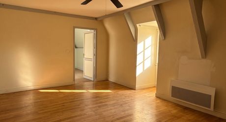 Un immeuble d'exception à Sarlat : l'art de vivre périgourdin comme projet d'investissement. Vidéos sur demande