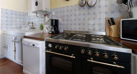 Un immeuble d'exception à Sarlat : l'art de vivre périgourdin comme projet d'investissement. Vidéos sur demande