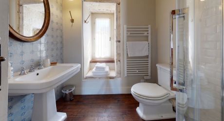 Un immeuble d'exception à Sarlat : l'art de vivre périgourdin comme projet d'investissement. Vidéos sur demande