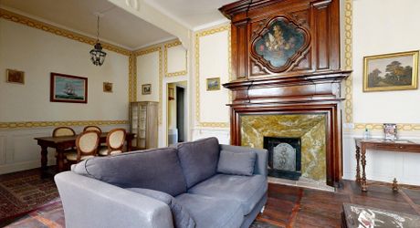 Un immeuble d'exception à Sarlat : l'art de vivre périgourdin comme projet d'investissement. Vidéos sur demande