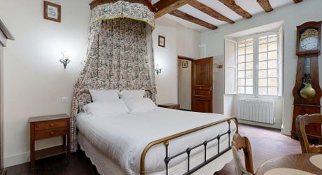 Sarlat Historique – Studio d'exception au 1er étage noble (XIIIe siècle). Visite virtuelle sur demande