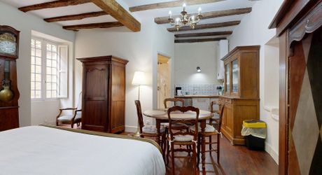 Sarlat Historique – Studio d'exception au 1er étage noble (XIIIe siècle). Visite virtuelle sur demande