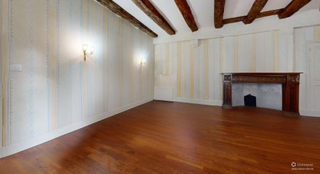 L'Étage Noble : Quand la Forteresse du XIIIe devient Espace d'Apparat – Sarlat Centre. Visite virtuelle sur demande