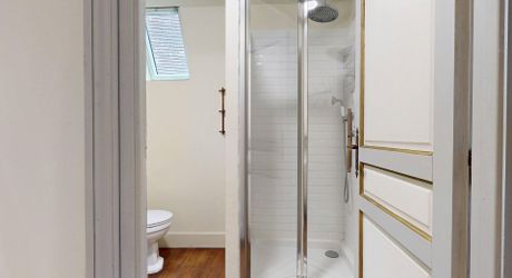 Sous les toits du centre historique, Studio de charme (26 m²) parfait pied-à-terre ou un investissement locatif au cœur de la ville. Visite virtuelle sur demande