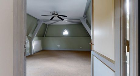 Sarlat Centre – T2 de caractère au 3ème et dernier étage (Immeuble Classé). Visite virtuelle sur demande