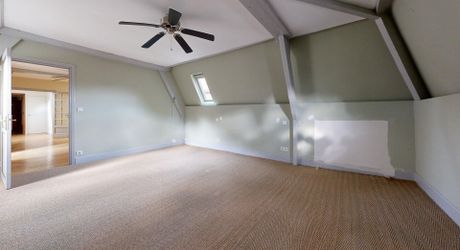 Sarlat Centre – T2 de caractère au 3ème et dernier étage (Immeuble Classé). Visite virtuelle sur demande