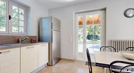 Propriété en pierre avec dépendances et 4,3 hectares de prairies aux portes de Sarlat