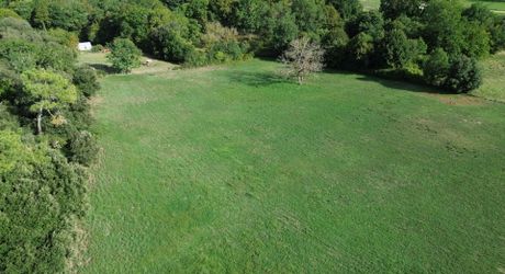 Propriété en pierre avec dépendances et 4,3 hectares de prairies aux portes de Sarlat